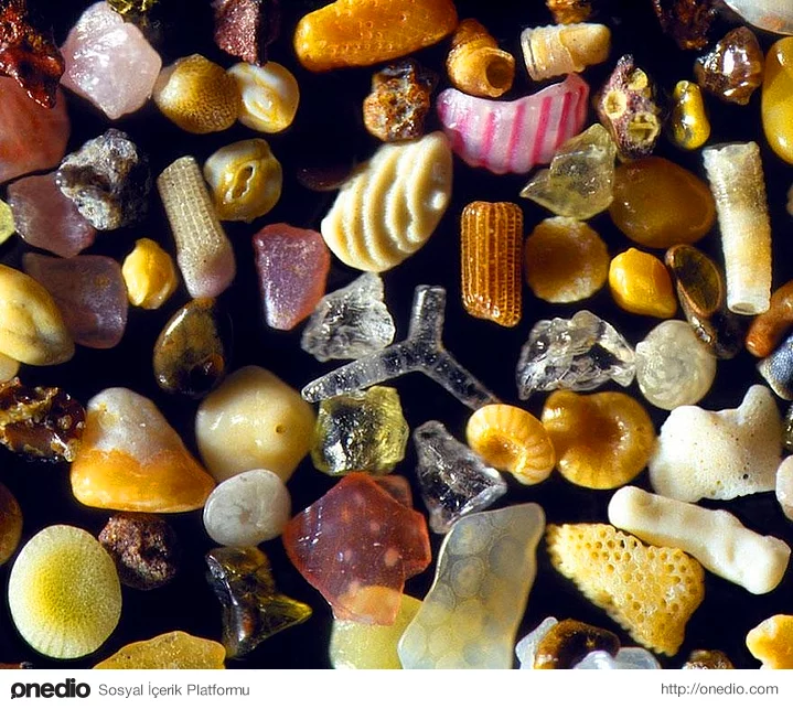 Kum taneleri mikroskop altında böyle görünür.